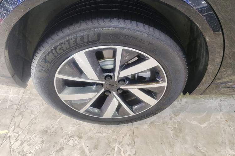 Used Li Auto L8 2023 Air model Right Rear Wheel Hub
