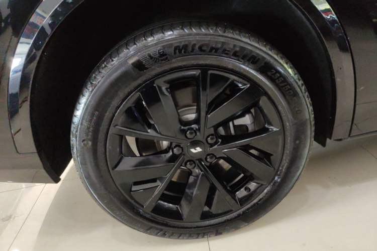 Used Li Auto L8 2023 Pro Model Right Rear Wheel Hub