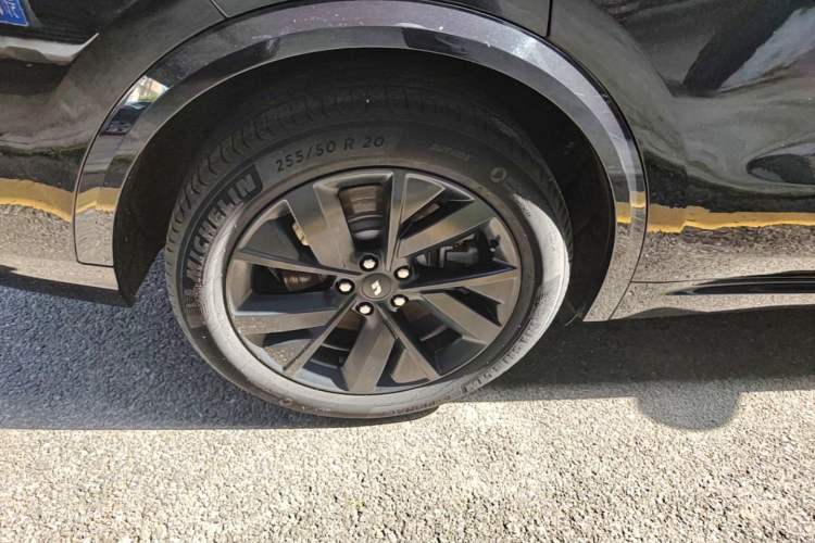 Used Li Auto L8 2023 Pro Model Right Rear Wheel Hub