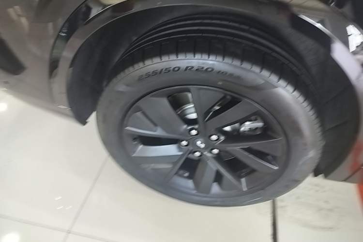 Used Li Auto L8 2023 Air model Right Rear Wheel Hub