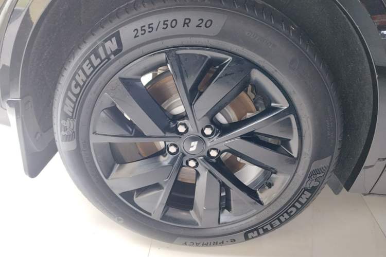 Used Li Auto L8 2023 Pro Model Right Rear Wheel Hub
