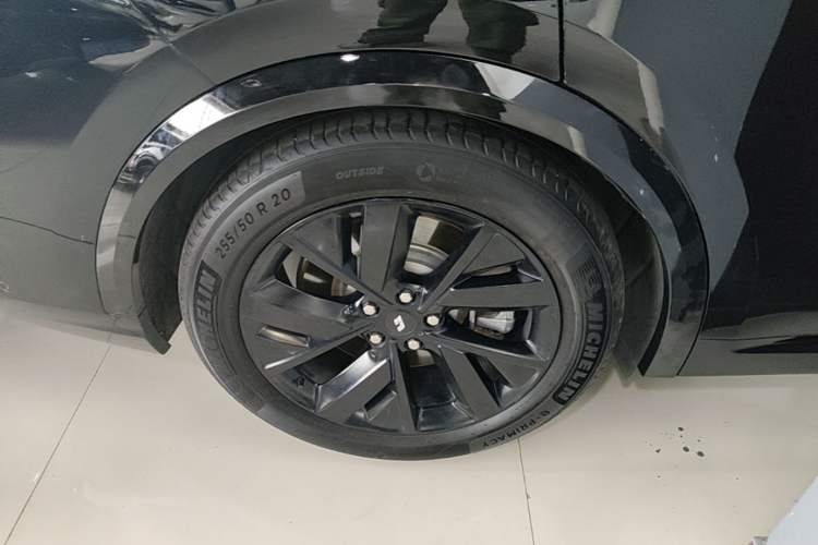 Used Li Auto L8 2023 Pro Model Right Rear Wheel Hub
