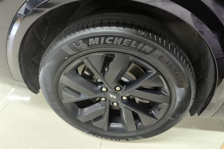 Used Li Auto L8 2023 Pro Model Right Rear Wheel Hub