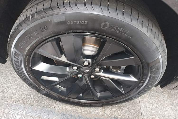 Used Li Auto L8 2023 Pro Model Right Rear Wheel Hub