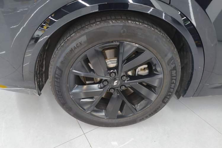 Used Li Auto L8 2023 Pro Model Right Rear Wheel Hub