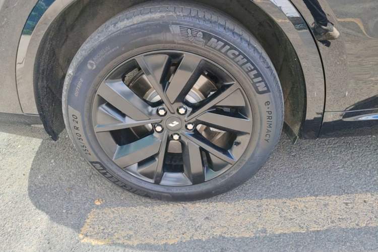 Used Li Auto L8 2023 Pro Model Right Rear Wheel Hub