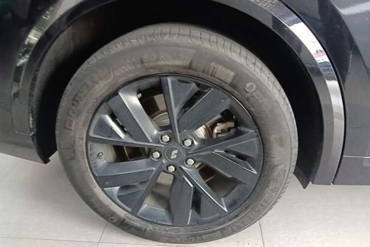 Used Li Auto L8 2023 Pro Model Right Rear Wheel Hub