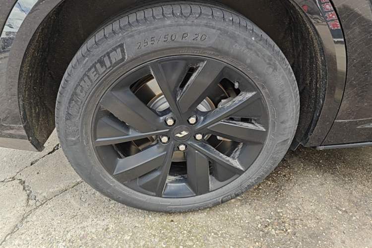 Used Li Auto L8 2023 Pro Model Right Rear Wheel Hub