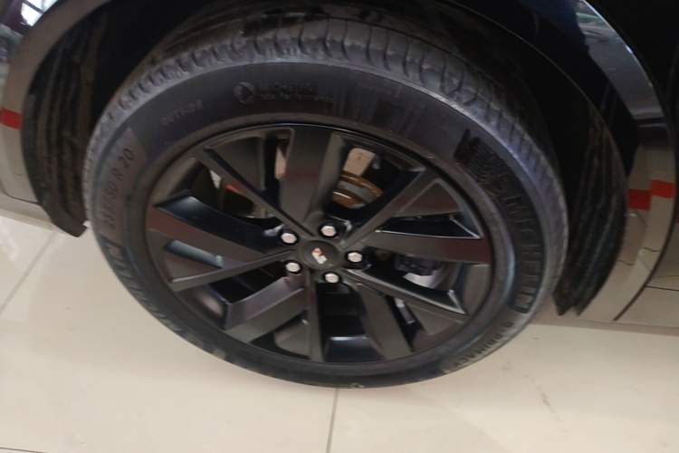 Used Li Auto L8 2023 Pro Model Right Rear Wheel Hub