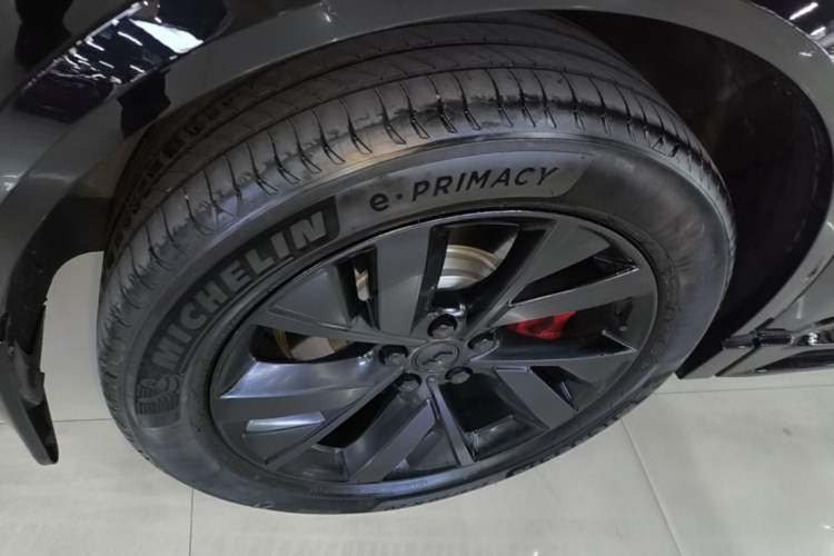 Used Li Auto L8 2023 Pro Model Right Rear Wheel Hub