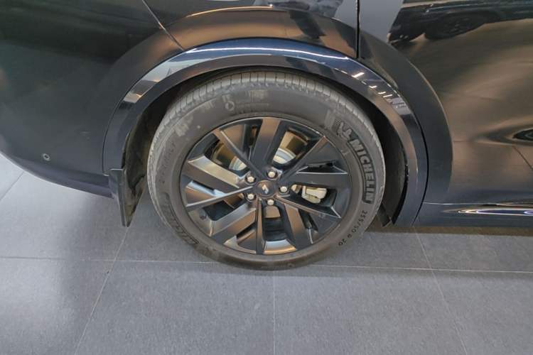 Used Li Auto L8 2023 Pro Model Right Rear Wheel Hub