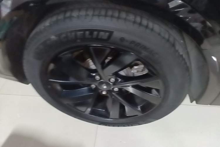 Used Li Auto L8 2023 Pro Model Right Rear Wheel Hub