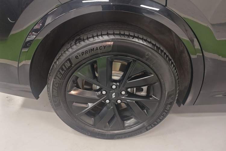 Used Li Auto L8 2023 Air model Right Rear Wheel Hub