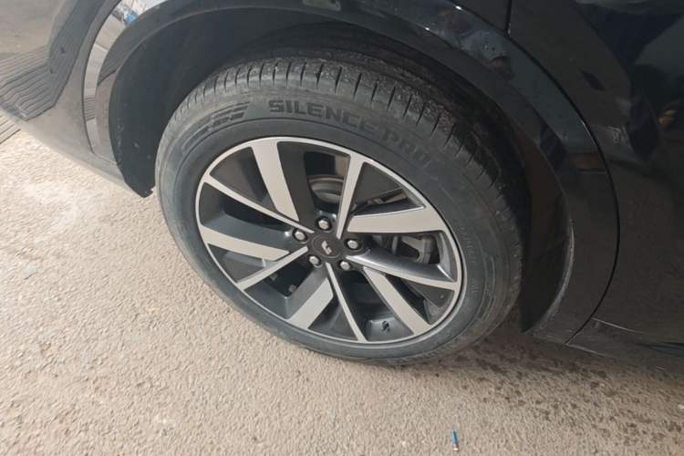 Used Li Auto L8 2023 Max model Right Rear Wheel Hub