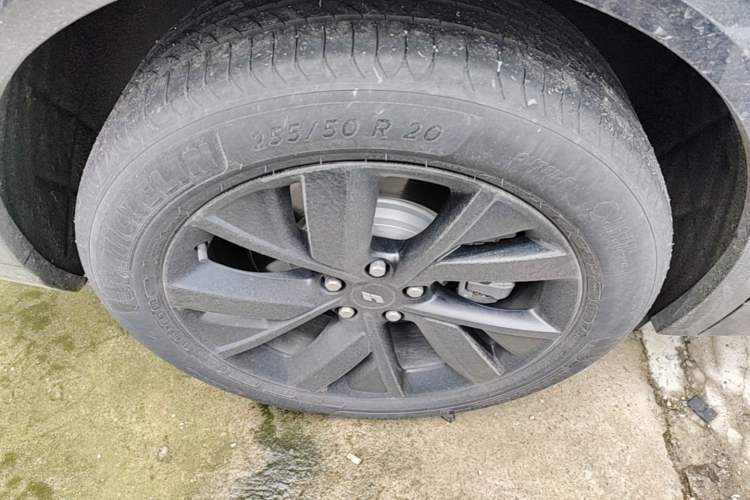 Used Li Auto L8 2023 Pro Model Right Rear Wheel Hub