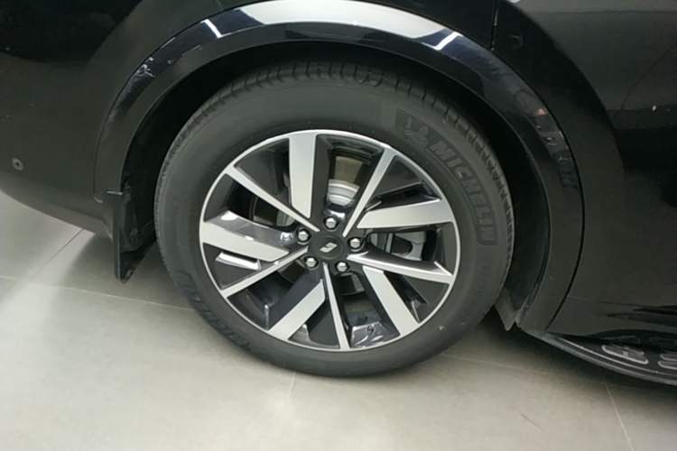 Used Li Auto L8 2023 Pro Model Right Rear Wheel Hub