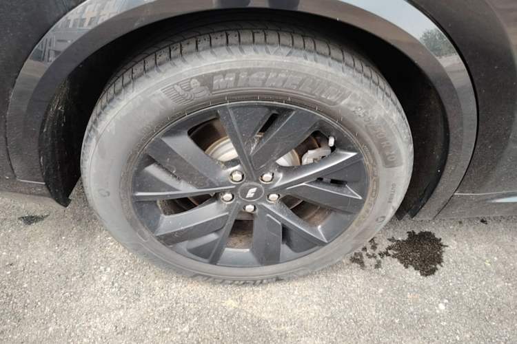 Used Li Auto L8 2023 Pro Model Right Rear Wheel Hub