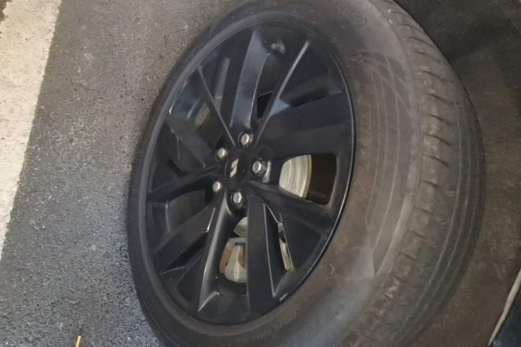 Used Li Auto L8 2023 Air model Right Rear Wheel Hub