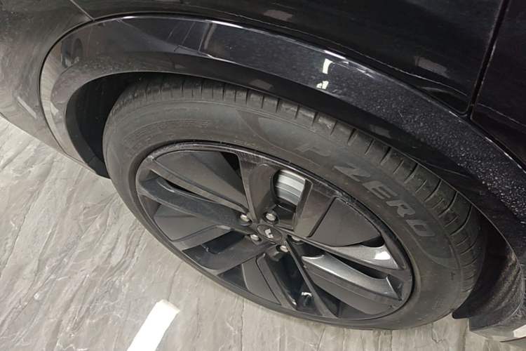 Used Li Auto L8 2023 Pro Model Right Rear Wheel Hub