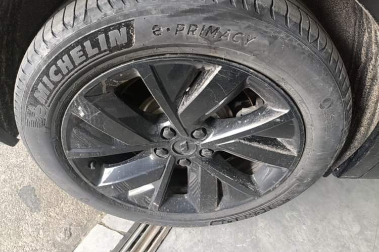 Used Li Auto L8 2023 Pro Model Right Rear Wheel Hub