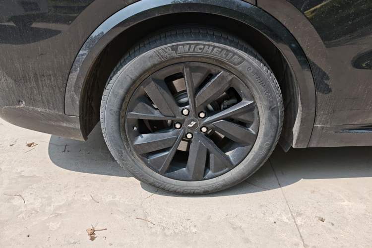 Used Li Auto L8 2023 Pro Model Right Rear Wheel Hub