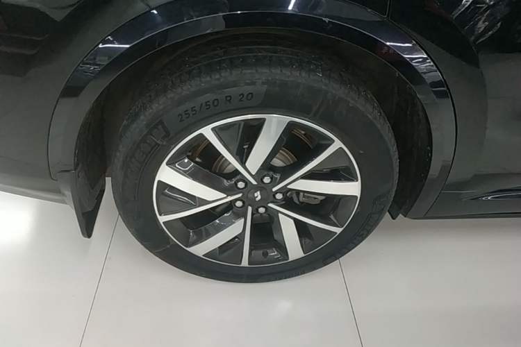 Used Li Auto L8 2023 Pro Model Right Rear Wheel Hub