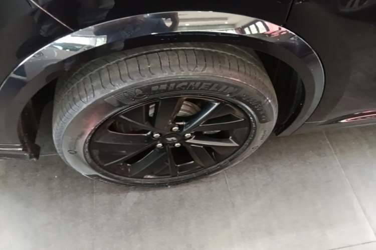 Used Li Auto L8 2023 Pro Model Right Rear Wheel Hub