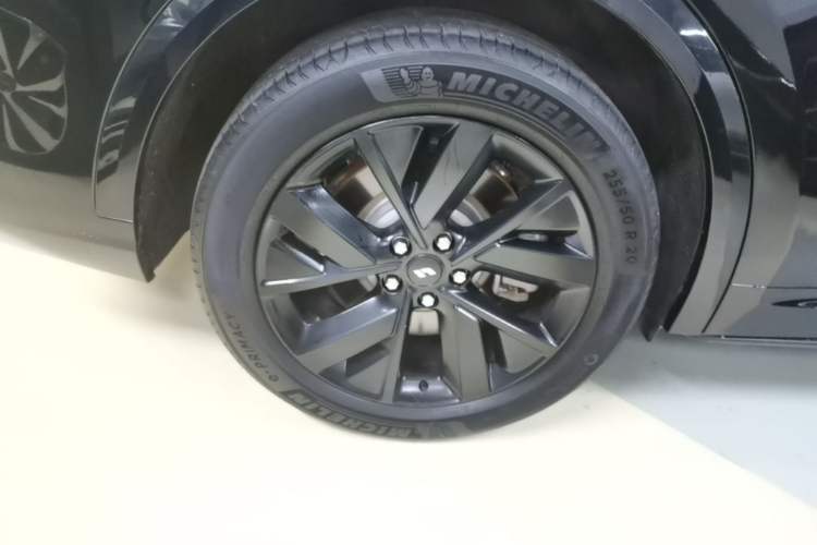 Used Li Auto L8 2023 Pro Model Right Rear Wheel Hub