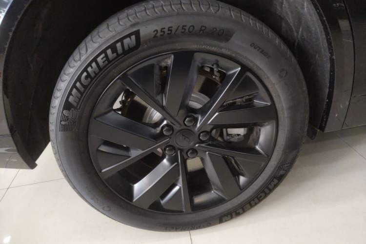 Used Li Auto L8 2023 Pro Model Right Rear Wheel Hub