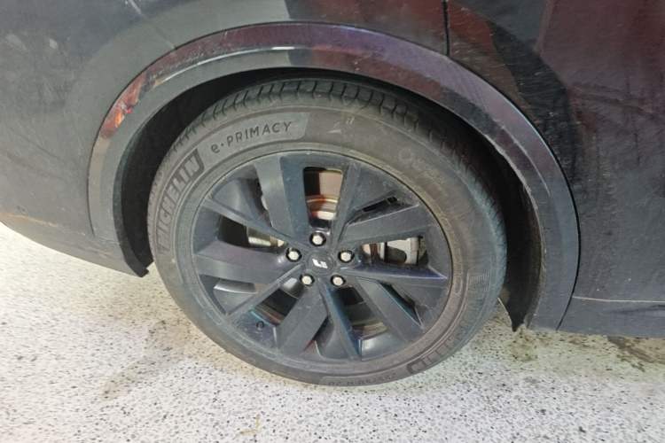Used Li Auto L8 2023 Pro Model Right Rear Wheel Hub