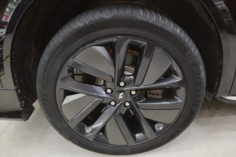 Used Li Auto L8 2023 Pro Model Right Rear Wheel Hub