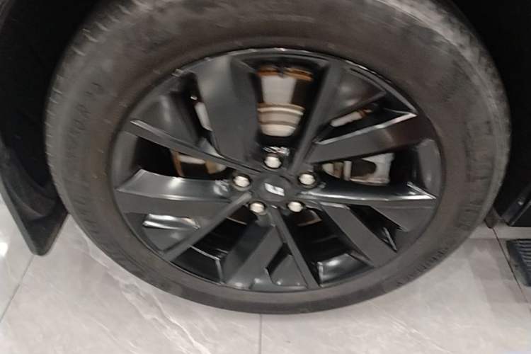 Used Li Auto L8 2023 Pro Model Right Rear Wheel Hub