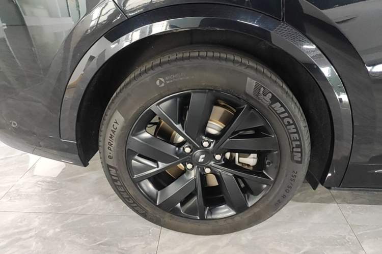 Used Li Auto L8 2023 Pro Model Right Rear Wheel Hub