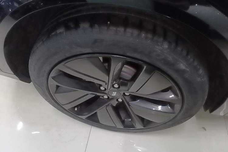 Used Li Auto L8 2023 Max model Right Rear Wheel Hub