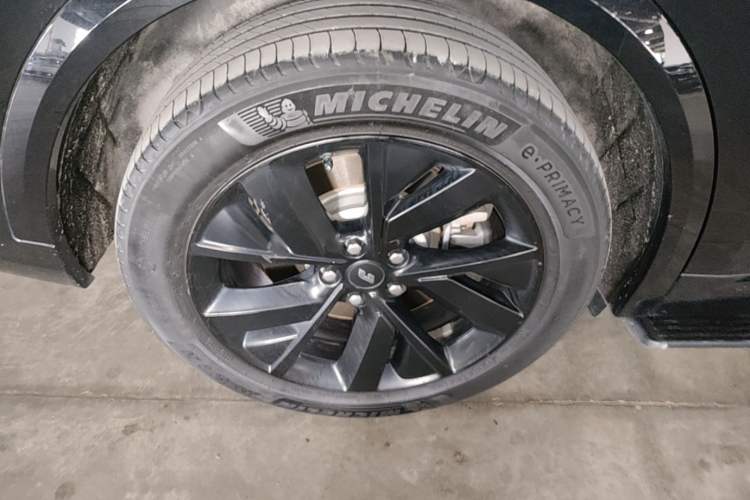 Used Li Auto L8 2023 Pro Model Right Rear Wheel Hub