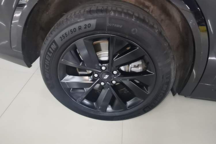 Used Li Auto L8 2023 Pro Model Right Rear Wheel Hub