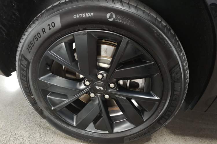 Used Li Auto L8 2023 Pro Model Right Rear Wheel Hub