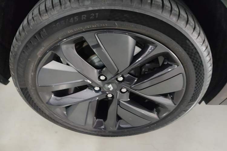 Used Li Auto L8 2023 Pro Model Right Rear Wheel Hub