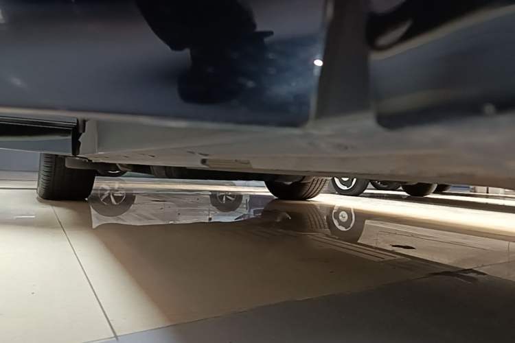 Used Li Auto L8 2023 Pro Model Right Side Sill