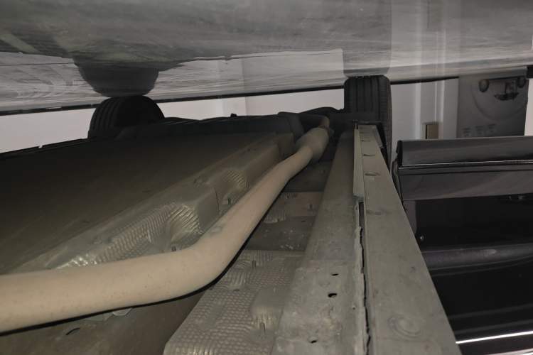 Used Li Auto L8 2023 Pro Model Right Side Sill