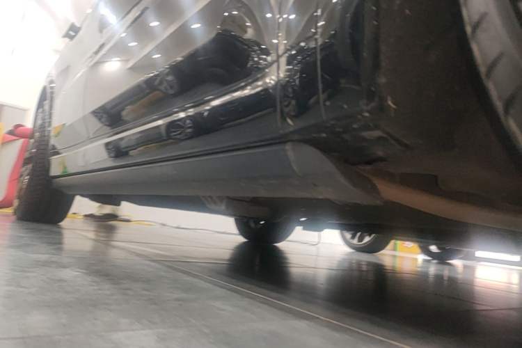 Used Li Auto L8 2023 Pro Model Right Side Sill