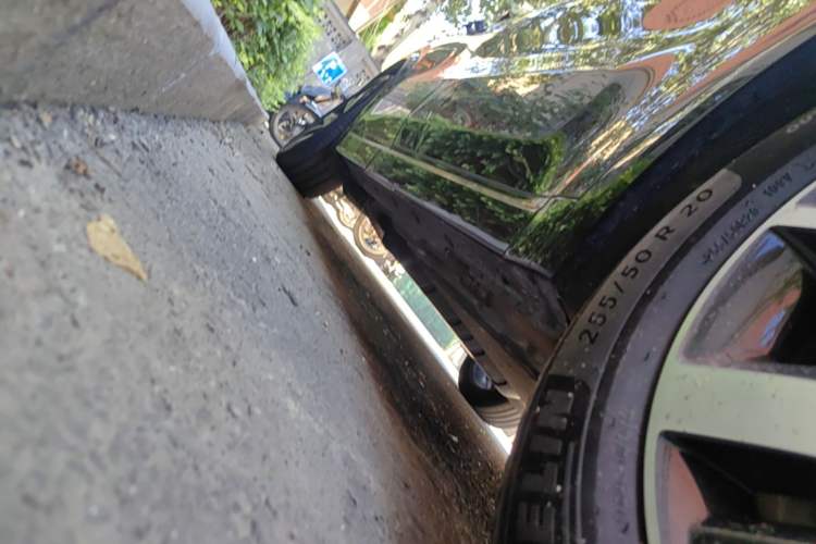 Used Li Auto L8 2023 Max model Right Side Sill