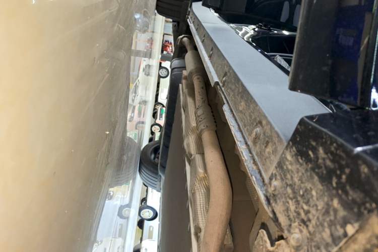 Used Li Auto L8 2023 Air model Right Side Sill