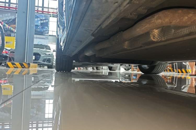 Used Li Auto L8 2023 Max model Right Side Sill