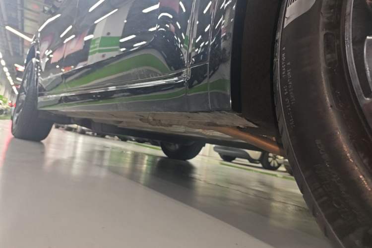Used Li Auto L8 2023 Air model Right Side Sill