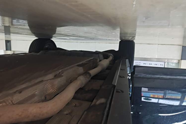 Used Li Auto L8 2023 Pro Model Right Side Sill