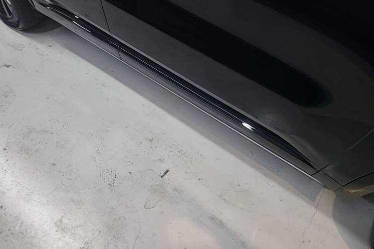 Used Li Auto L8 2023 Pro Model Right Side Sill