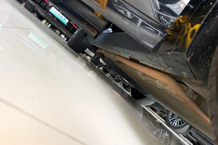 Used Li Auto L8 2023 Max model Right Side Sill