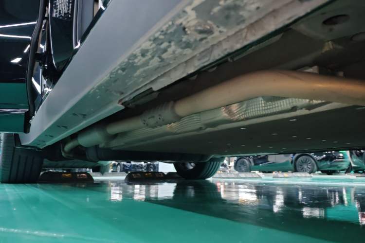 Used Li Auto L8 2023 Pro Model Right Side Sill