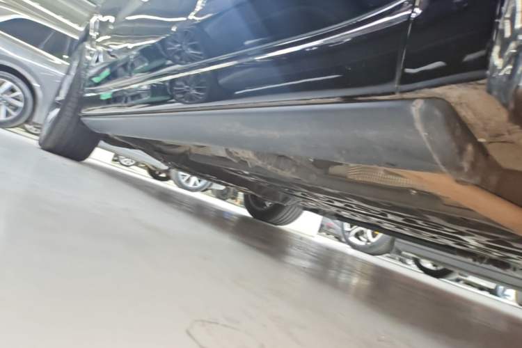Used Li Auto L8 2023 Pro Model Right Side Sill